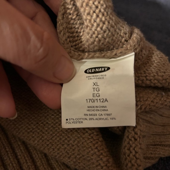 Old Navy sweater - Picture 6 of 6